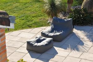 Ce coussin vient en prolongement du RELAX pour vous garantir une position allongée. Il peut également servir comme table basse d’appoint.